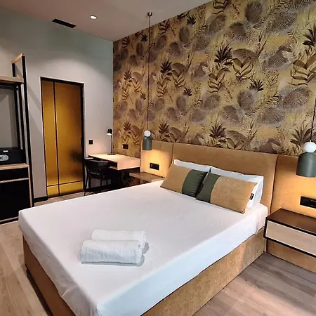 מלון Saman Boutique 4*