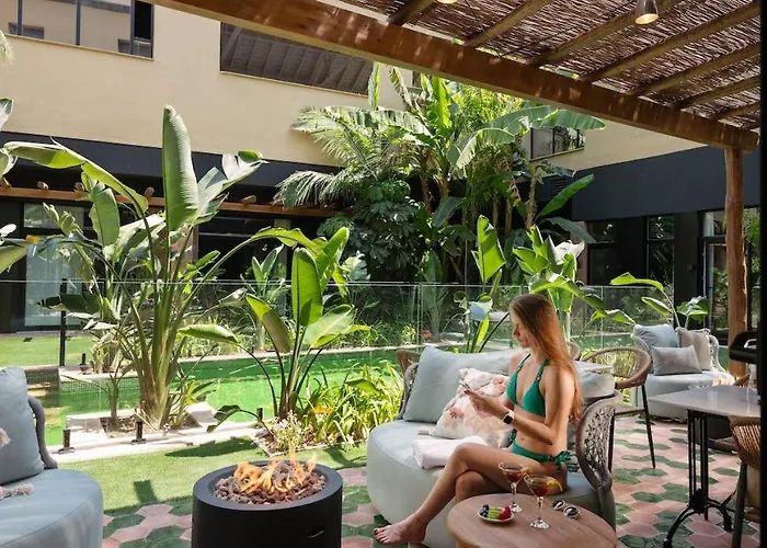 فندق Saman Boutique 4*